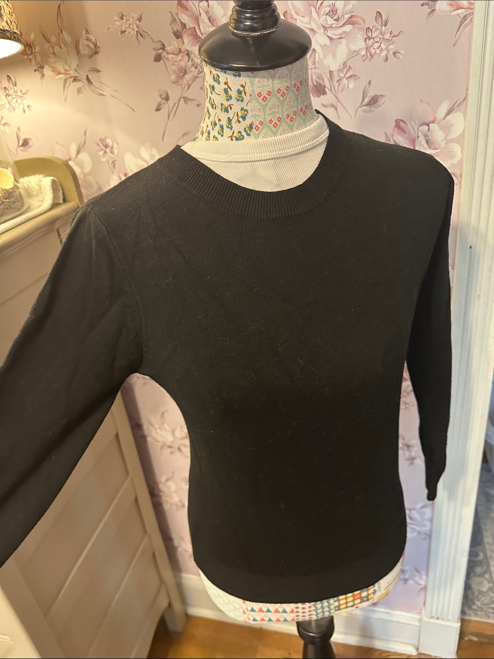 Black Crew Neck Women's Sweater - Classic Everyday Knit